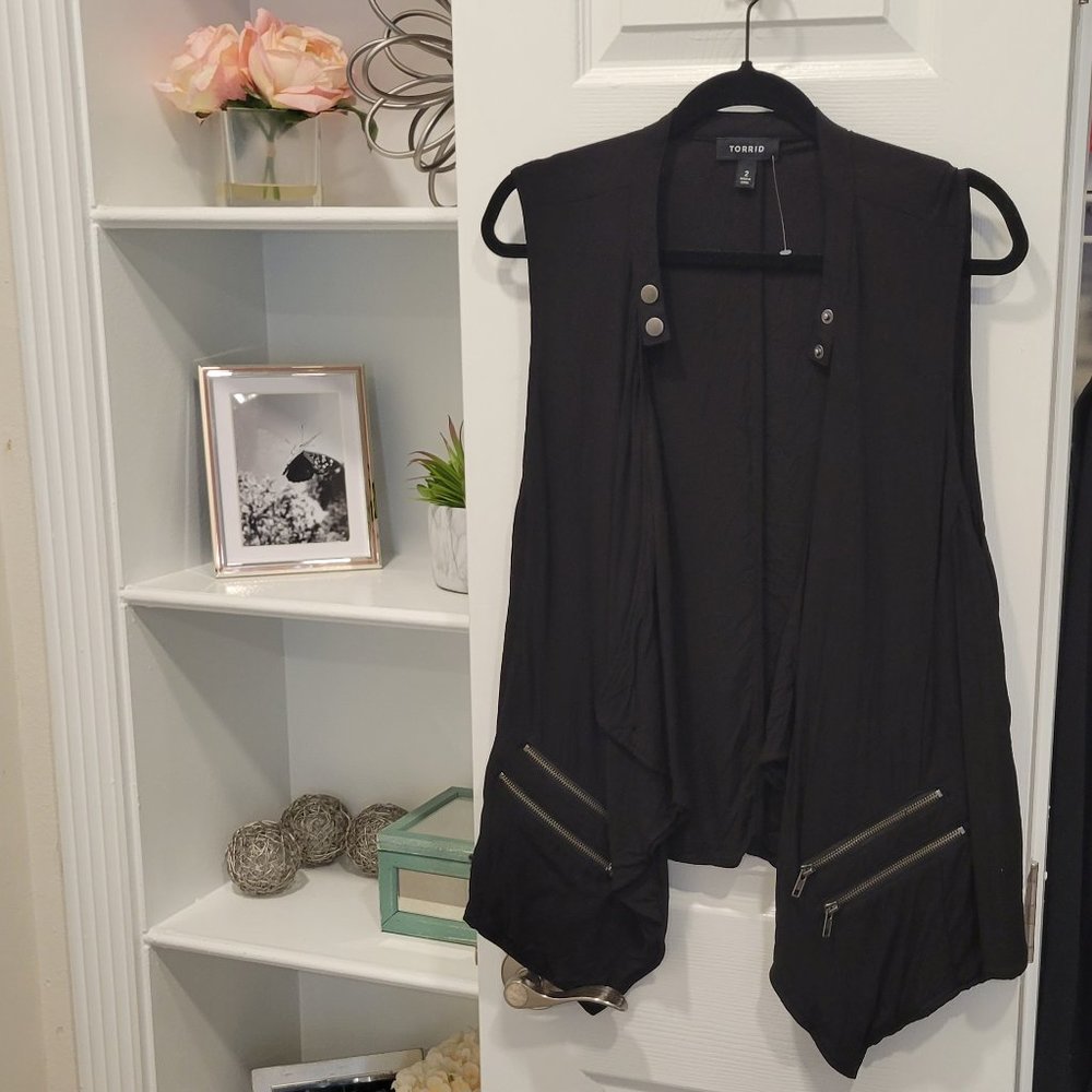 Black Drape Front Vest - Torrid